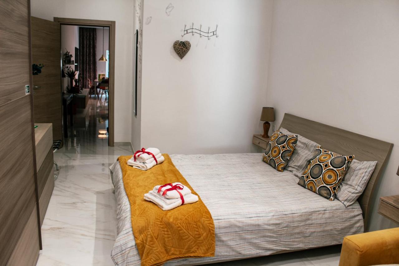 Qliving Central New Apartments Gzira Sliema Promenade Esterno foto